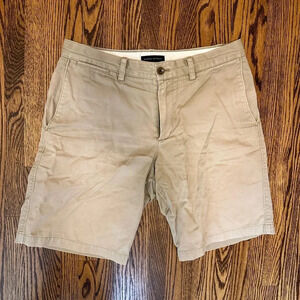 Banana Republic Khaki Shorts Sz 32